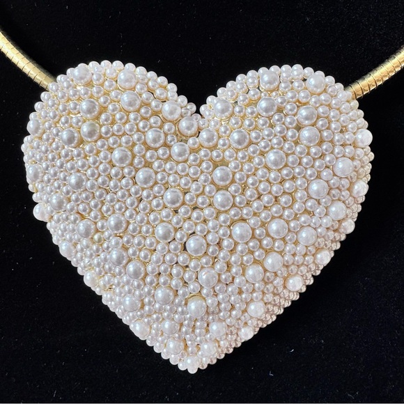 NATASHA Pearl Heart Statement
Necklace - Picture 4 of 8